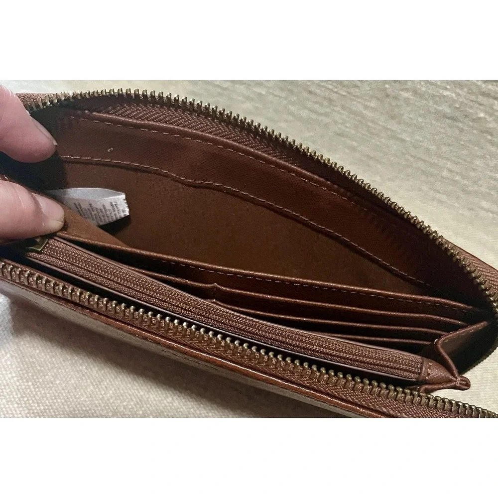 Fossil Brown Leather Wristlet Wallet Zip Around Purse Credit Cards Travel 137623